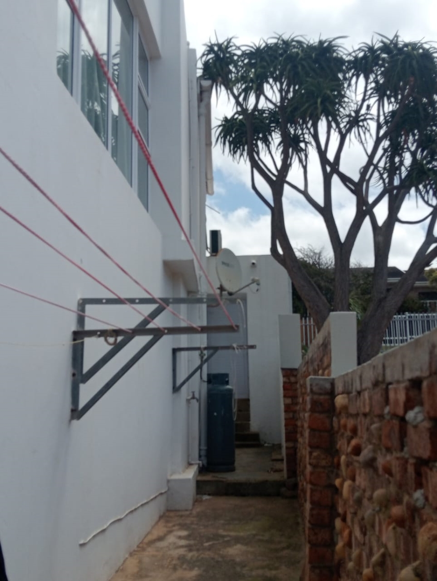 5 Bedroom Property for Sale in Jeffreys Bay Central Eastern Cape